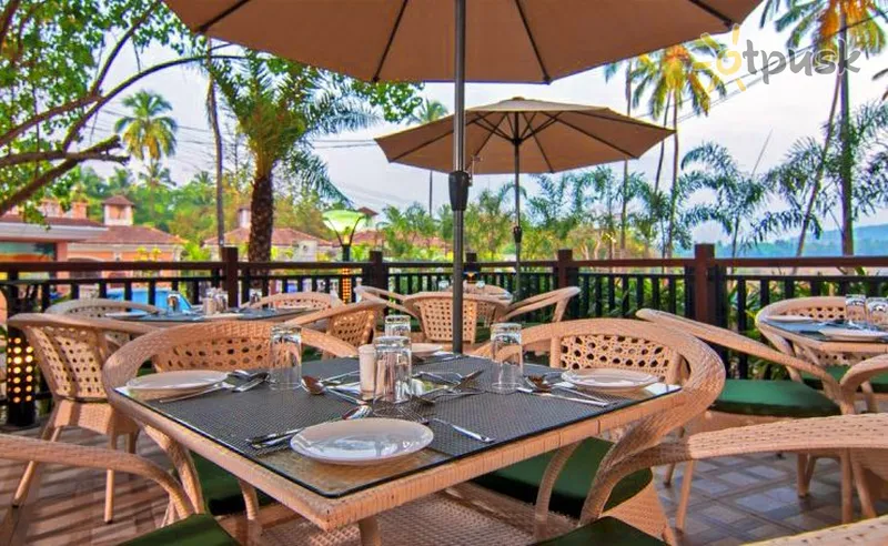 Фото отеля Meraden Opus 3* Північний Гоа Індія бари та ресторани