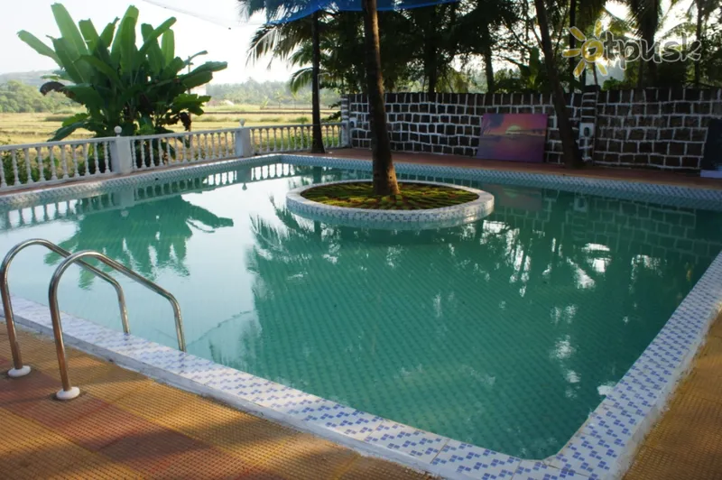 Фото отеля Fantasy Beach Resort 2* Šiaurės Goa Indija išorė ir baseinai
