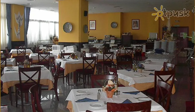 Фото отеля Fuengirola Beach Aparthotel 3* Costa del Sol Spānija bāri un restorāni