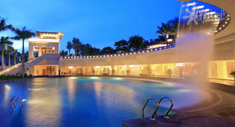 Фото отеля Wyndham Grand Plaza Royale Hainan Longmu Bay 5* о. Хайнань Китай екстер'єр та басейни