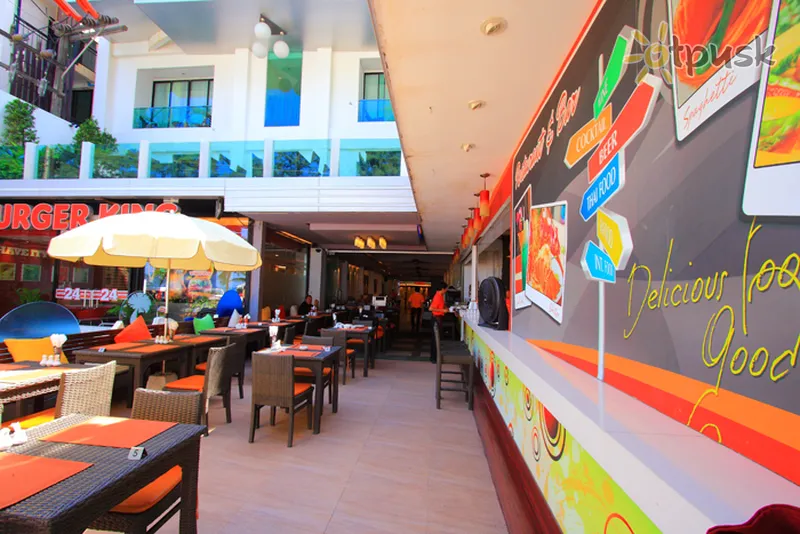 Фото отеля The Royal Palm Beach Front Hotel 3* о. Пхукет Таиланд бары и рестораны