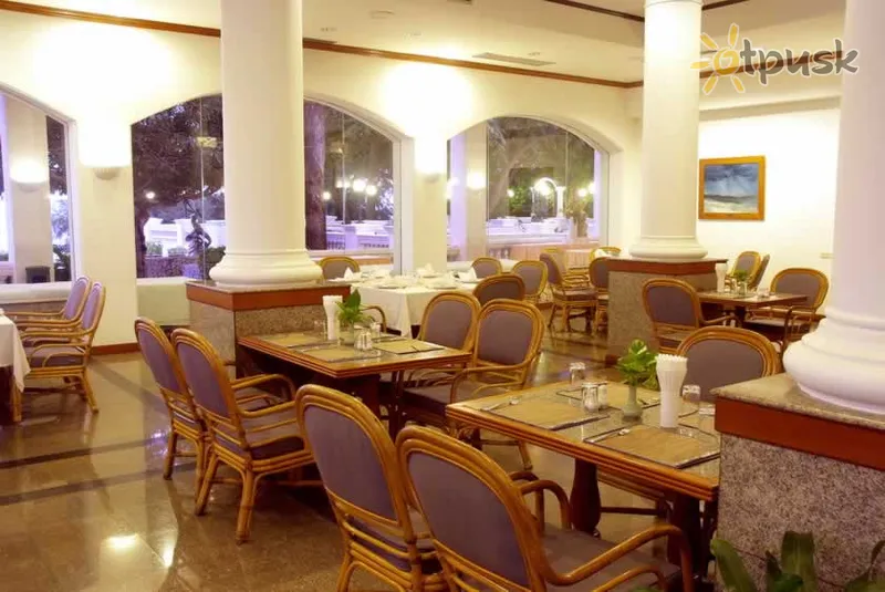 Фото отеля Purimas Beach Hotel & Spa 4* Pataja Taizeme bāri un restorāni