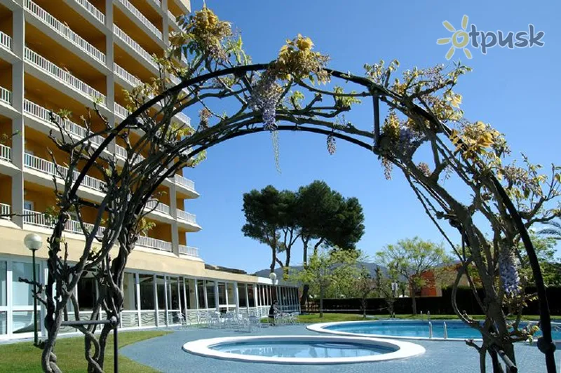 Фото отеля Goya Park 3* Kostabrava Spānija ārpuse un baseini
