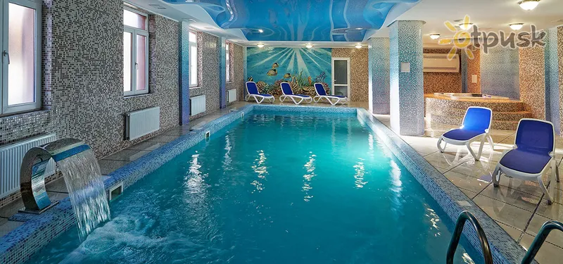 Фото отеля Курортно-гостиничный комплекс Свитязь 3* Трускавец Украина экстерьер и бассейны