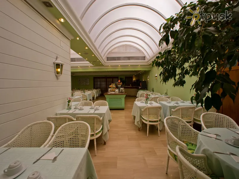 Фото отеля Lleo Hotel 3* Barselona Spānija bāri un restorāni