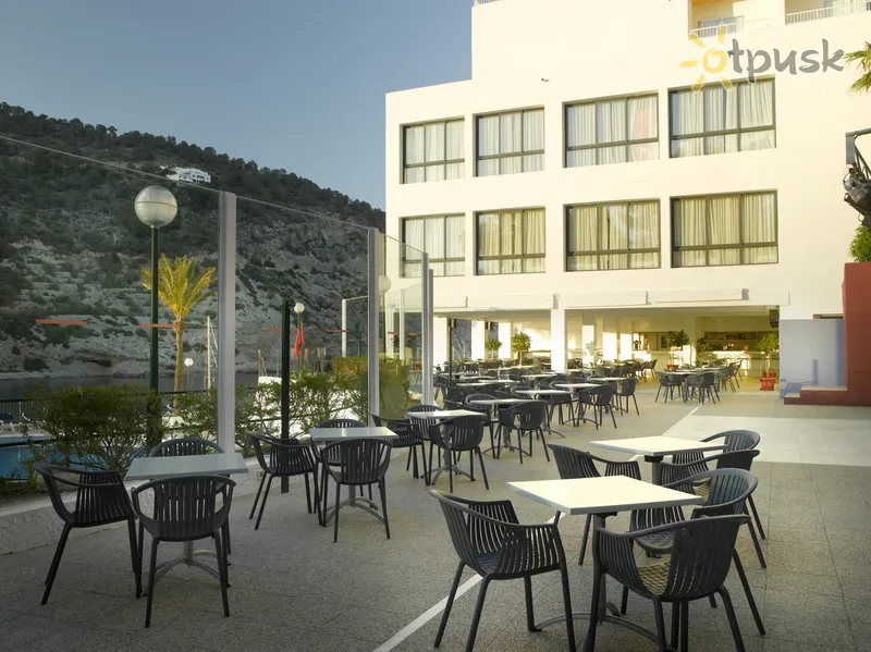 Фото отеля Fiesta Hotel Cala Llonga 3* par. Ibiza Spānija bāri un restorāni