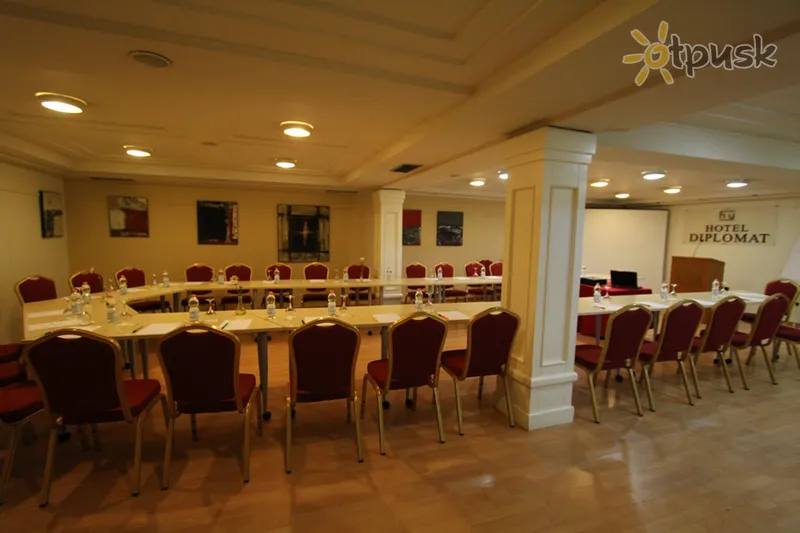 Фото отеля Diplomat Hotel 3* Tirāna Albānija vestibils un interjers