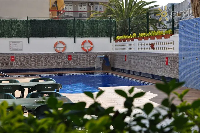 Фото отеля Safari Aparthotel 2* Kosta del Maresme Spānija ārpuse un baseini
