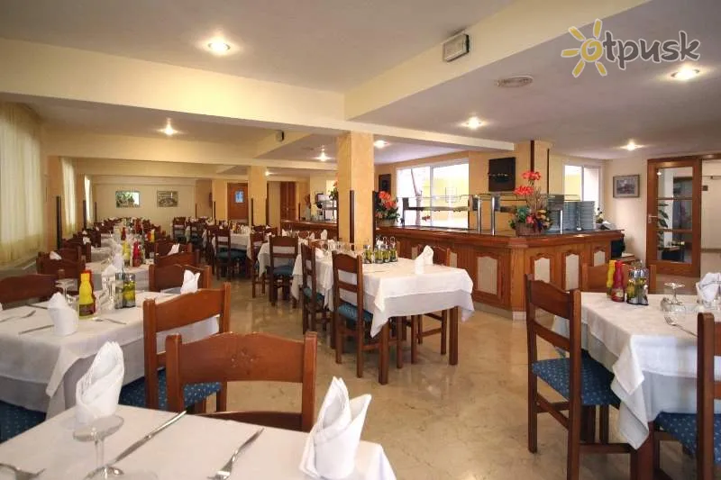 Фото отеля Tora Hotel 3* о. Майорка Іспанія бари та ресторани
