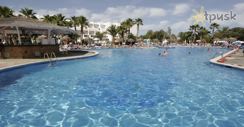 Фото отеля Fiesta Club Palm Beach 3* Ibiza Ispanija išorė ir baseinai