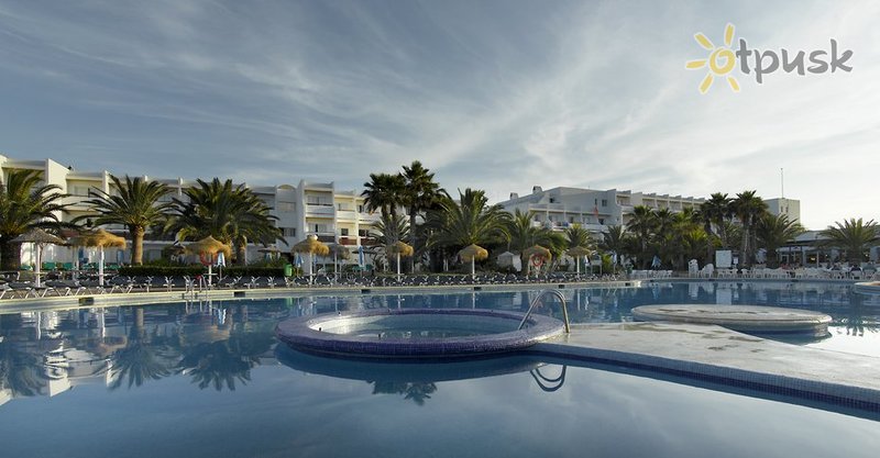 Фото отеля Fiesta Club Palm Beach 3* о. Ибица Испания экстерьер и бассейны