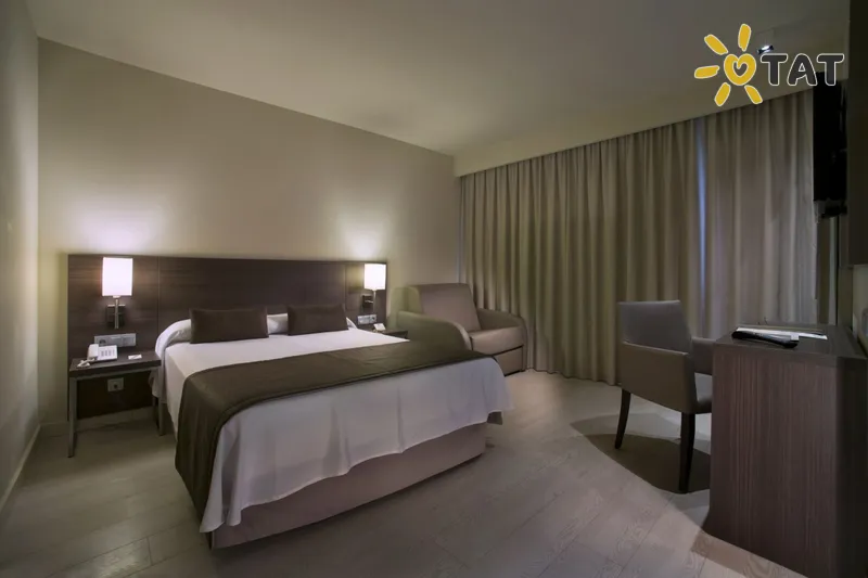 Фото отеля Mediterraneo Park Roses 4* Коста Брава Іспанія номери