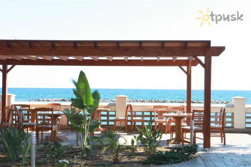 Фото отеля Aquarius Beach Hotel 2* Лимассол Кипр экстерьер и бассейны