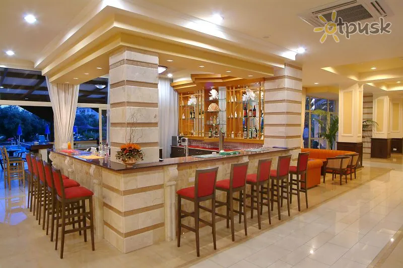 Фото отеля Anesis Hotel 3* Айя Напа Кіпр бари та ресторани
