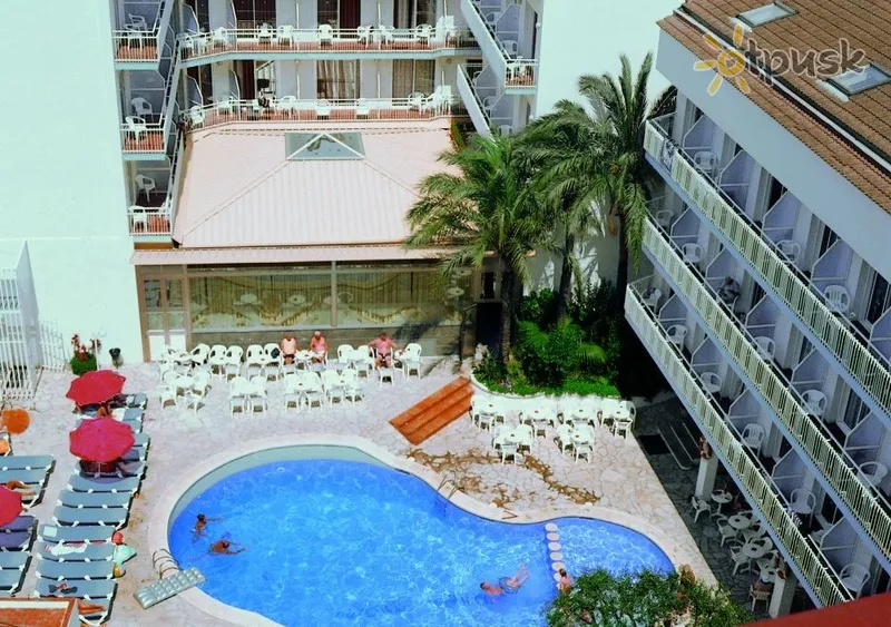 Фото отеля Miami Hotel 3* Kosta del Maresme Spānija ārpuse un baseini