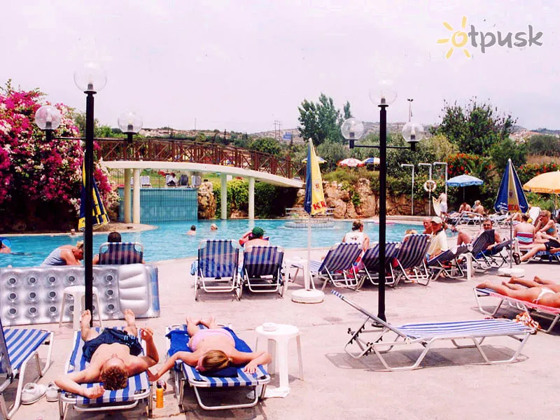 Фото отеля Arsinoe Beach Hotel 3* Limasolis Kipras išorė ir baseinai