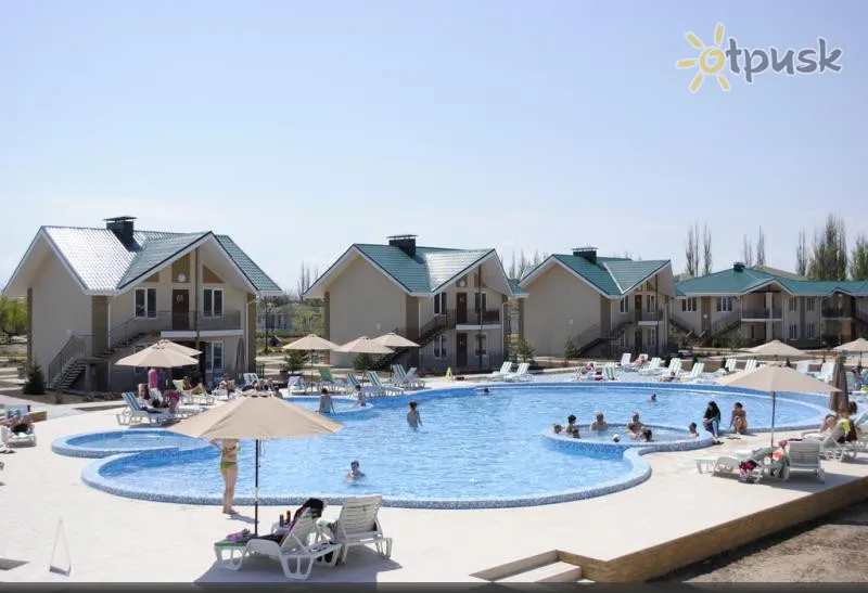 Фото отеля Експрес 3* Арабатська стрілка Україна екстер'єр та басейни