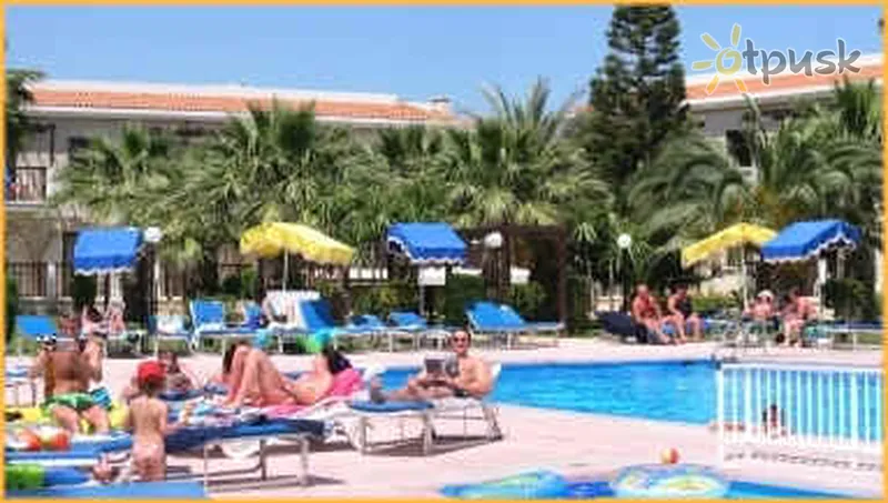Фото отеля Loutsiana I & II Hotel Apts 4* Айя Напа Кипр экстерьер и бассейны