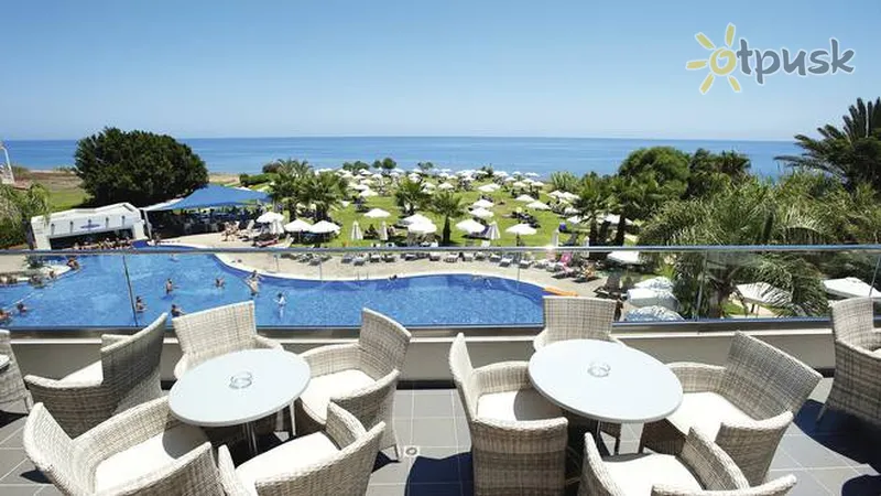 Фото отеля Atlantica Sea Breeze Hotel 4* Протарас Кіпр бари та ресторани