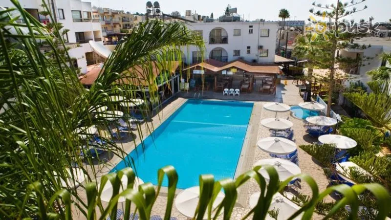 Фото отеля Christabelle Hotel Apartments 3* Ayia Napa Kipras išorė ir baseinai