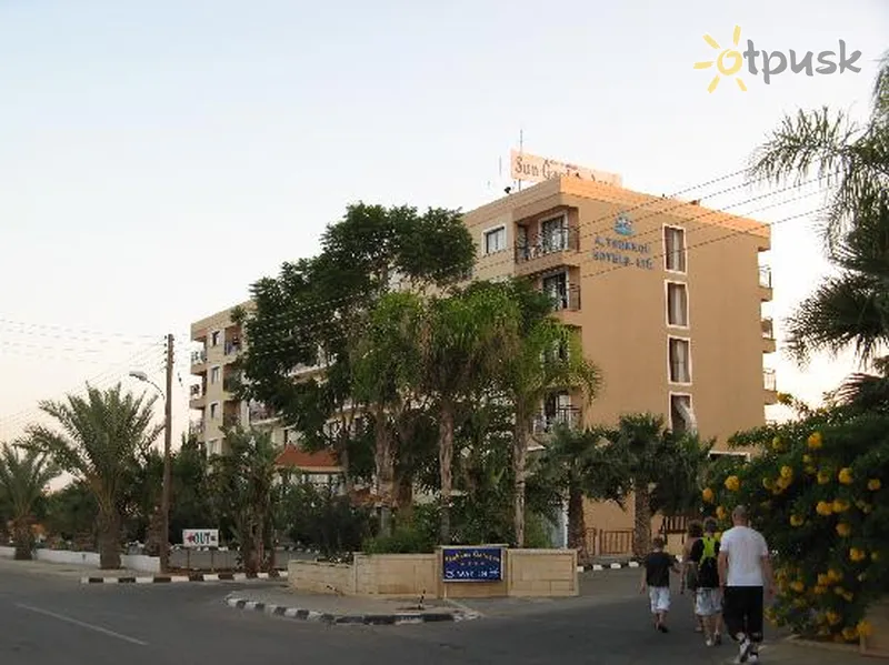 Фото отеля Tsokkos Sun Garden Hotel Apts 4* Protaras Kipra ārpuse un baseini