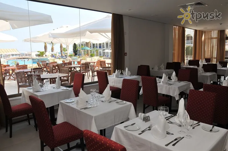 Фото отеля Radisson Beach Resort 4* Ларнака Кипр бары и рестораны