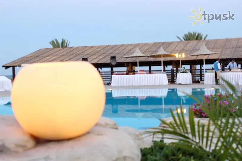 Фото отеля Radisson Beach Resort 4* Larnaka Kipra ārpuse un baseini