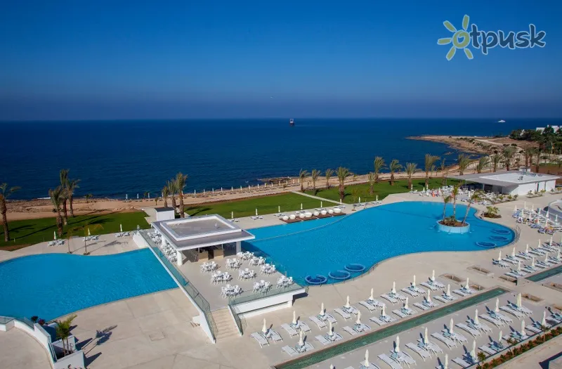 Фото отеля King Evelthon Beach Hotel & Resort 5* Пафос Кипр экстерьер и бассейны