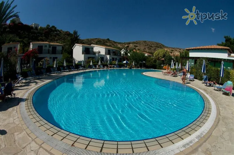 Фото отеля Hylatio Tourist Village 3* Лимассол Кипр экстерьер и бассейны
