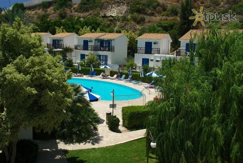 Фото отеля Hylatio Tourist Village 3* Лімассол Кіпр екстер'єр та басейни