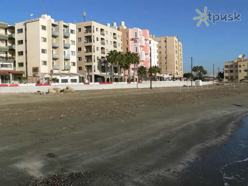 Фото отеля Costantiana Beach Hotel Apartments 2* Larnaka Kipra pludmale