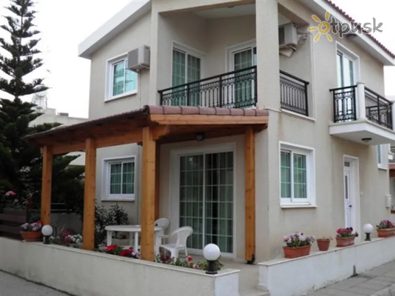 Фото отеля Philippou Beach Villas & Apartment 3* Ларнака Кипр экстерьер и бассейны
