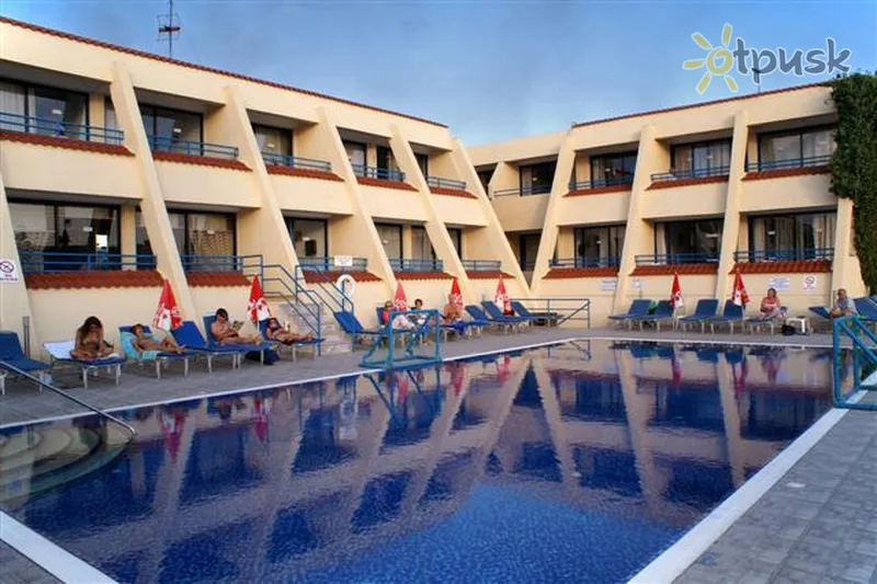 Фото отеля Napa Prince Hotel Apartments 3* Aija Napa Kipra ārpuse un baseini