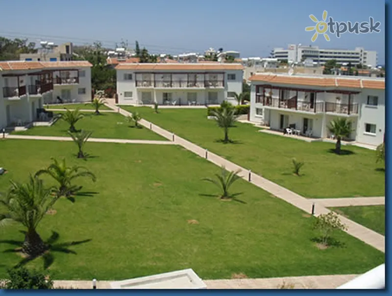 Фото отеля Maistros Hotel Apartments 4* Протарас Кипр экстерьер и бассейны