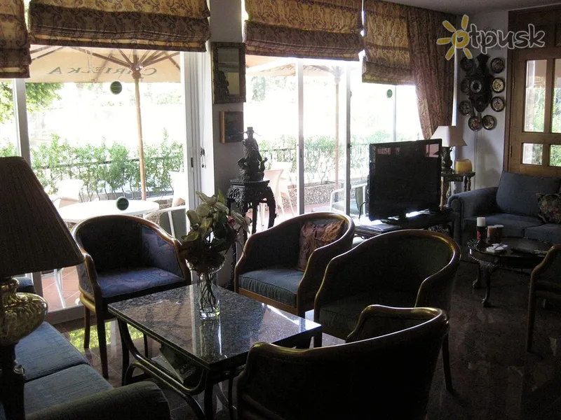 Фото отеля Chrielka Hotel Apartment 3* Лимассол Кипр лобби и интерьер