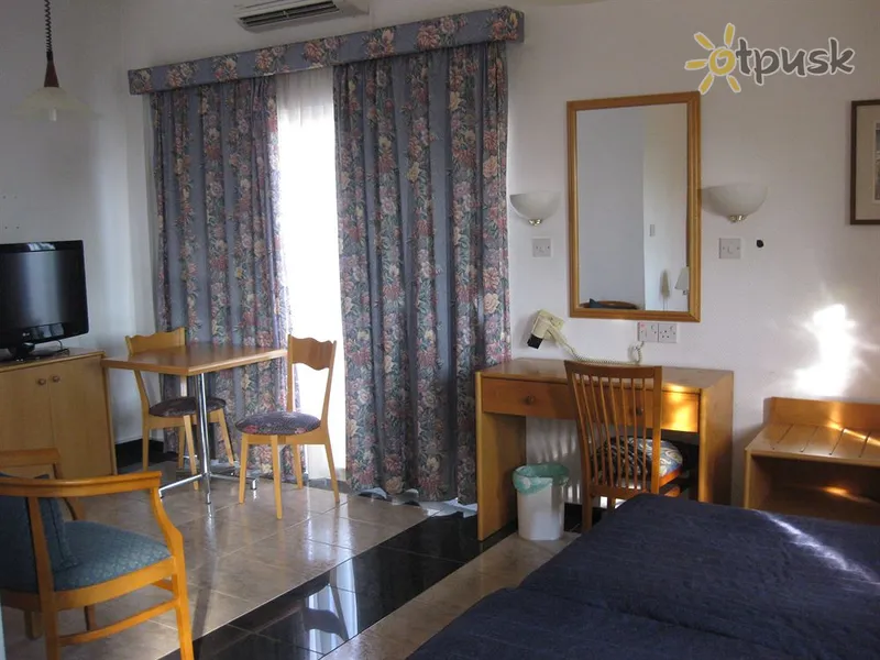 Фото отеля Chrielka Hotel Apartment 3* Limasolis Kipras kambariai