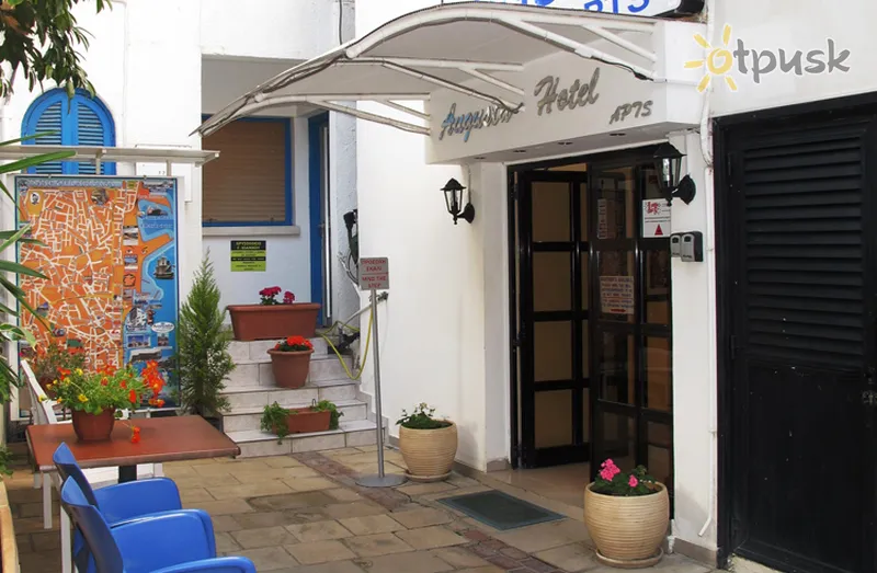 Фото отеля Augusta Beach Hotel Apartments 2* Larnaka Kipras išorė ir baseinai