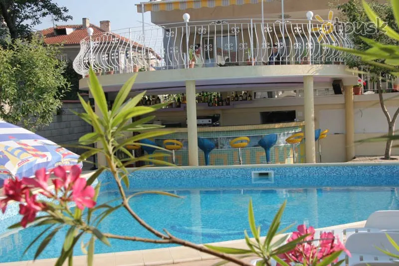 Фото отеля Sunny Park 3* Кранєво Болгарія екстер'єр та басейни