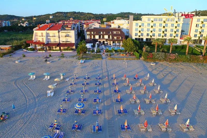 Фото отеля OAZ Hotel 3* Дуррес Албанія пляж
