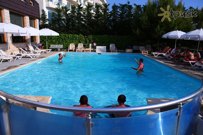 Фото отеля OAZ Hotel 3* Дуррес Албанія екстер'єр та басейни