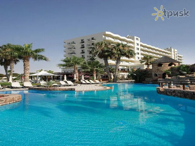 Фото отеля Sentido Sandy Beach Hotel 4* Larnaka Kipras išorė ir baseinai