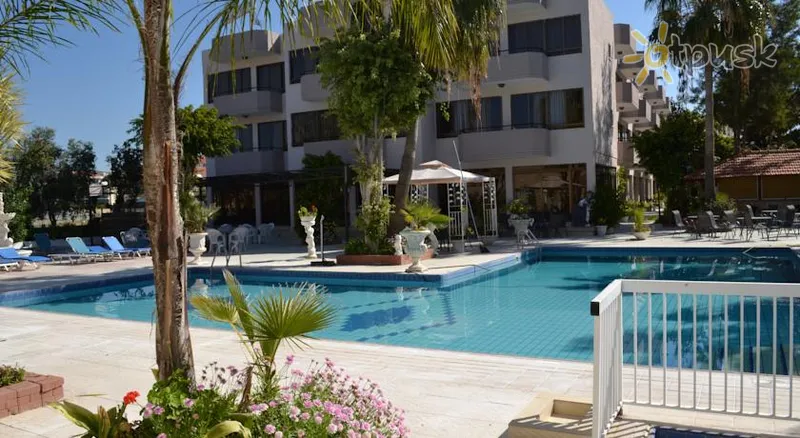 Фото отеля Tasiana Star 3* Лимассол Кипр экстерьер и бассейны
