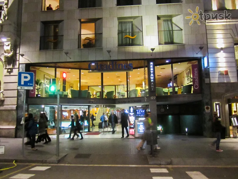 Фото отеля Citadines Prestige Ramblas Barcelona Hotel 3* Барселона Испания экстерьер и бассейны