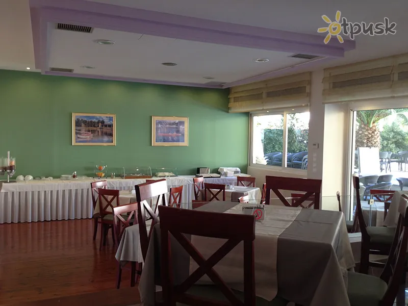 Фото отеля Plaza Hotel 3* Peloponesas Graikija barai ir restoranai