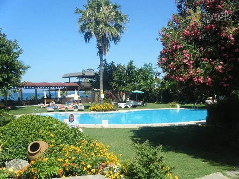 Фото отеля Mutlu Hotel 3* Фетхие Турция экстерьер и бассейны