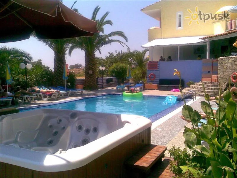 Фото отеля Oceanida Bay Hotel 3* о. Самос Греція екстер'єр та басейни