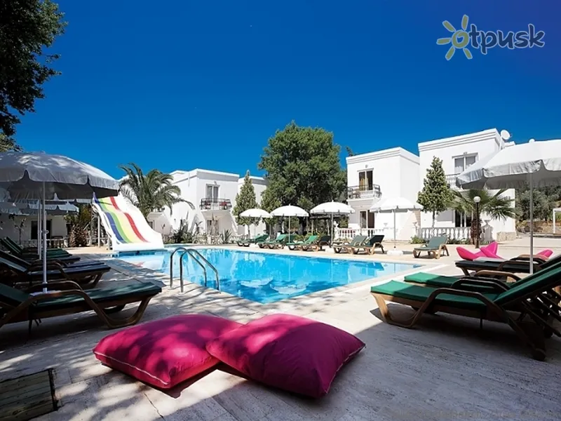 Фото отеля Club Alisya 3* Бодрум Туреччина екстер'єр та басейни