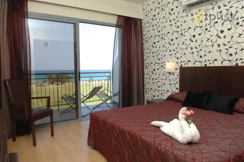 Фото отеля Natura Beach Hotel & Villas 3* Пафос Кіпр номери