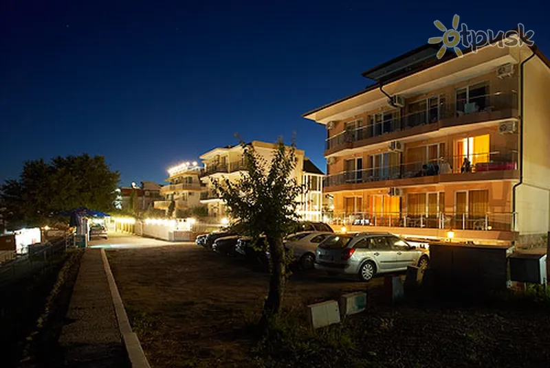 Фото отеля Family Hotel Pinkovi 2* Несебр Болгария экстерьер и бассейны