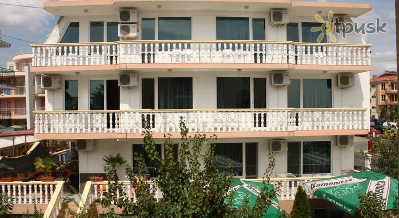 Фото отеля Pinkovi Guest House 2* Nesebāra Bulgārija ārpuse un baseini